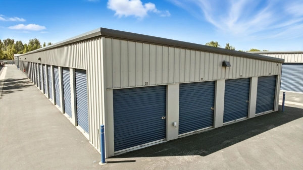 Facility photo: //images.sparefoot.com/medium/24281968ffb97a86c75.jpg