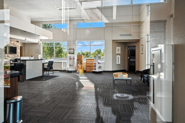 Facility photo: //images.sparefoot.com/medium/24281968ffb97d7ea0c.jpg