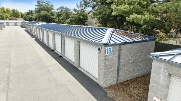 Facility photo: //images.sparefoot.com/medium/24282368ffb58bd6928.jpg