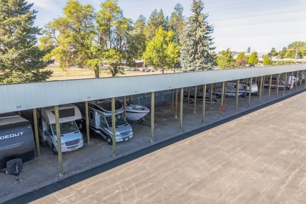 Facility photo: //images.sparefoot.com/medium/24282868ffe1191101e.jpg