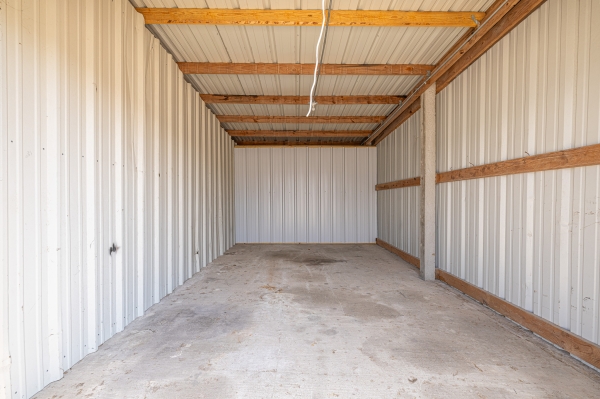 Facility photo: //images.sparefoot.com/medium/242851690231e6af29f.jpg