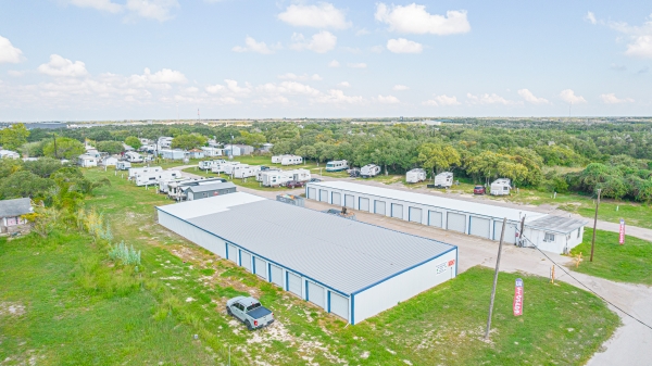 Facility photo: //images.sparefoot.com/medium/2428516902321741964.jpg