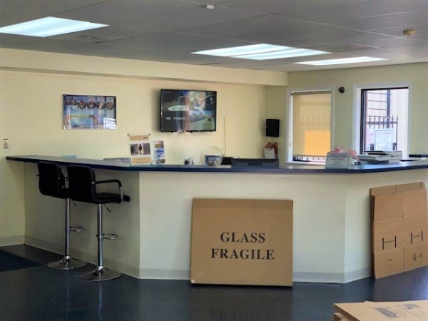 Facility photo: //images.sparefoot.com/medium/64061688b95177b248.jpg