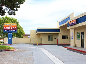 Summit Plaza - Storage Units - Photo 1