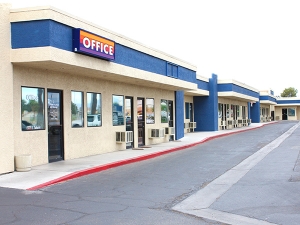 Summit Plaza - Storage Units - Photo 3
