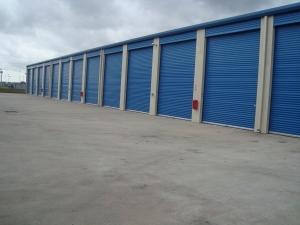 Highpoint Storage - Photo 7