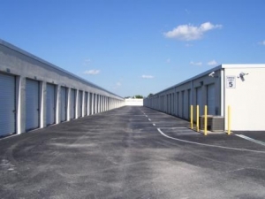 Buenaventura Self Storage - Photo 2