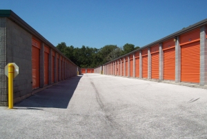 Neighborhood Storage - 2930 SE 58th Avenue - Photo 5