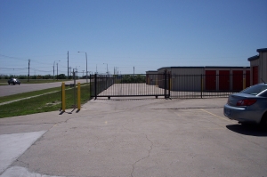 Watson & Taylor Self Storage - Rodd Field - Photo 5