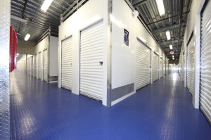 I-5 Self Storage - Photo 4