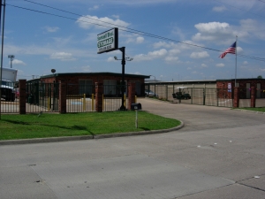 Samuell Blvd Self Storage - Photo 1