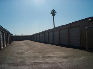 Grand Avenue Sure Storage USA - Photo 5