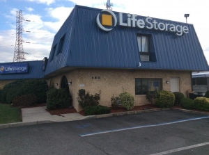 Life Storage - Elizabeth