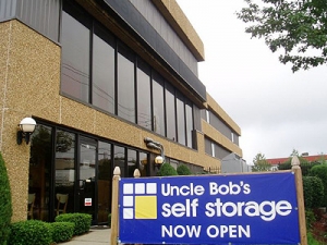 Uncle Bob's - 125 Franklin St. - Photo 1