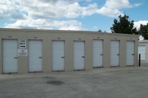 Lock & Leave Self Storage - Reedley - Photo 2