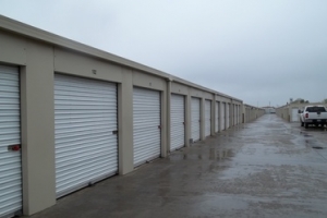 Lock & Leave Self Storage - Reedley - Photo 4