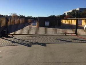 Life Storage - Arlington - East Lamar Boulevard Picture of Life Storage - Arlington - East Lamar Boulevard