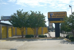 Safeguard Self Storage - Baton Rouge - Coursey Blvd Picture of Safeguard Self Storage - Baton Rouge - Coursey Blvd