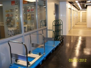Discount Self Storage Picture of Discount Self Storage