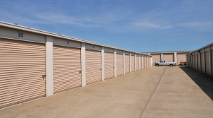 StorageMart - Hwy 150 & Hwy 291 Picture of StorageMart - Hwy 150 & Hwy 291
