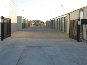 Houston Lake Storage Picture of Houston Lake Storage