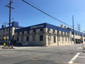 Life Storage - Los Angeles - East Commercial Street