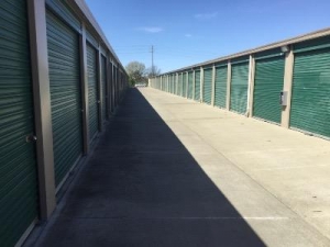 Life Storage - Sacramento - Goldenland Court Picture of Life Storage - Sacramento - Goldenland Court