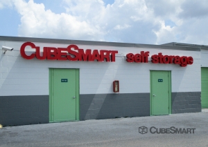 Available 5x5 storage units in Tampa, FL