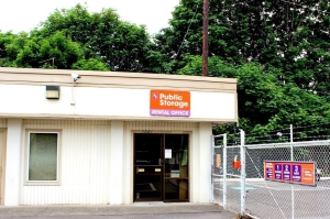 Public Storage - Portland - 1921 N Gantenbein Ave