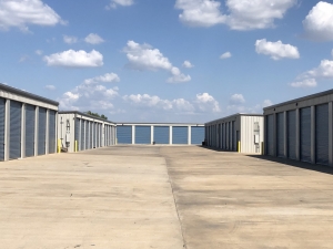 Apublix Self Storage and UHaul