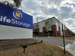 Life Storage - Savannah - 2201 East Victory Drive