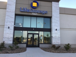 Life Storage - Urbandale - 7501 Hickman Road