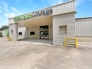 Extra Space Storage - 3100 - Beaumont - College St