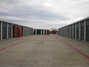 Store More Self Storage & Uhaul - Grand Prairie - Photo 10