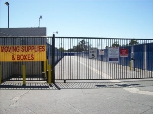 US Storage Centers - Long Beach - Photo 4