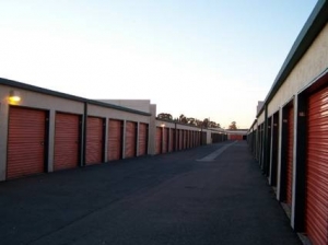 StorQuest Self Storage - San Leandro - Photo 3
