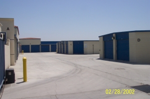 StorQuest Self Storage - La Quinta III - Photo 2