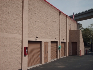 StorQuest Self Storage - West Los Angeles - Sawtelle Blvd - Photo 3