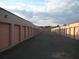 Simply Storage - Cliffwood - Photo 3