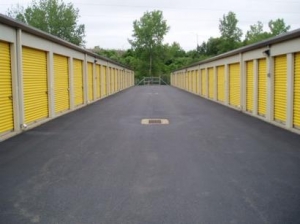 Uncle Bob's Self Storage - North Haven - Photo 4