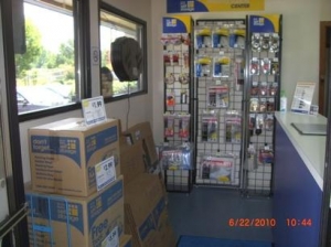 Uncle Bob's Self Storage - Columbia - 7403 Parklane Rd - Photo 3