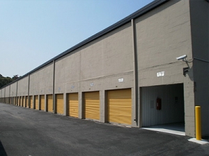 Uncle Bob's Self Storage - Marietta - 1195 Gresham Rd - Photo 2