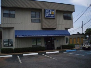 Uncle Bob's Self Storage - Pensacola - 195 E Fairfield Dr - photo 