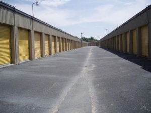 Uncle Bob's Self Storage - Pensacola - 195 E Fairfield Dr - photo 