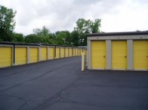 Uncle Bob's Self Storage - Glastonbury - Photo 4