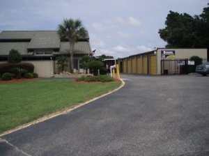 Uncle Bob's Self Storage - Pensacola - 980 N Navy Blvd - photo 