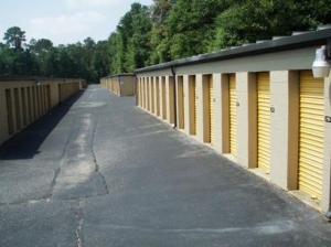 Uncle Bob's Self Storage - Pensacola - 801 E Nine Mile Rd - Photo 4