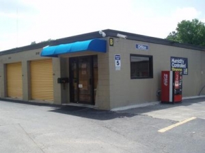 Uncle Bob's Self Storage - Birmingham - 50 Ward Way - Photo 4