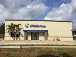 Life Storage - Fort Myers - Central Avenue