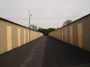 Uncle Bob's Self Storage - San Antonio - 3343 SW Military Dr - photo 
